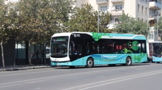 Bakıda ilk elektrik mühərrikli avtobus xəttə buraxılıb - FOTO 