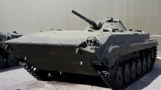 Slovakiya Ukraynaya 30 döyüş maşını göndərdi 