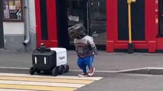 Moskvada “xeyirxah” robotlar peyda oldu - VİDEO 