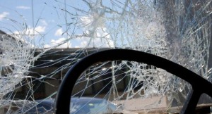 Kürdəmirdə iki maşın toqquşub, xəsarət alan var