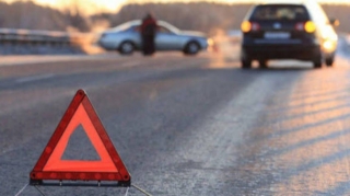 В Агджабеди столкнулись два автомобиля, есть пострадавшие 