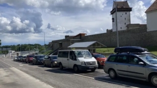 Bu ölkə Rusiya nömrəli avtomobillərə girişi qadağan etdi 