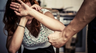 Ərləri Rusiyada olan qadınlar Kürdəmirdə döyülüb?