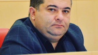 Deputatın maaşından tutublar