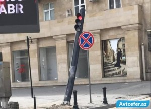 Əyri işıqforu sökdülər: Amma.... – FOTO