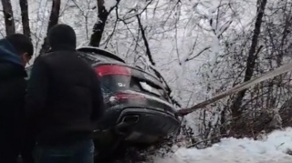 Şahdağ yolunda "Audi Q7" aşdı - VİDEO 