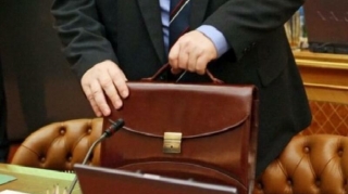 Məşhur general işdən çıxarıldı – Yeni təyinat   - FOTO