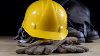 Yasamalda FACİƏ  - Üstünə divar aşan usta öldü