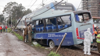 Çilidə qatar avtobusu vurub, ölənlər var 