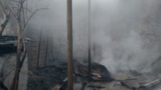 Gəncədə bir-birinə bitişik üç evdə yanğın söndürülüb - YENİLƏNİB 