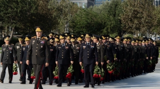 DİN-in şəxsi heyəti Anım günü ilə bağlı Zəfər parkını ziyarət etdi - FOTO - VİDEO