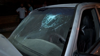 Ağstafada minik maşını aşıb, xəsarət alanlar var 