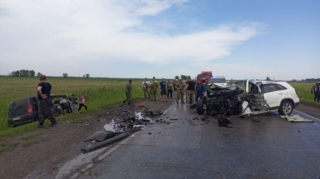 Minik və yük maşınları toqquşdu, iki nəfər öldü 