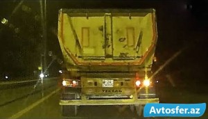 Gecələr yollarda "oyun çıxardan" sürücü - VİDEO