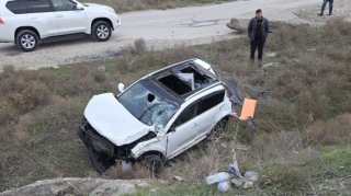 Siyəzəndə minik avtomobili aşıb, yaralananlar var - FOTOLAR   - YENİLƏNİB