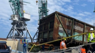 Batumidə vaqon relsdən çıxdı: dörd avtomobil zədələndi - FOTO 