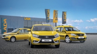 Rus taksiçilər yerli avtomobilə yaxın durmur 