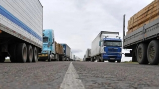 Sərhəddə yük maşınları üçün elektron növbə sistemi tətbiq ediləcək 