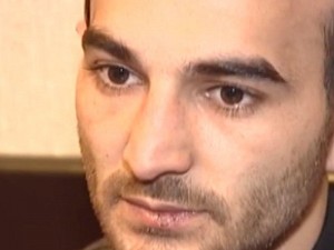 Tanınmış müğənnini qarət edən şəxs: “Gözüm sataşdı, götürdüm” – VİDEO