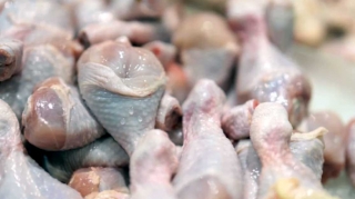 Toyuq paketlərindəki gizli TƏHLÜKƏ - VİDEO 