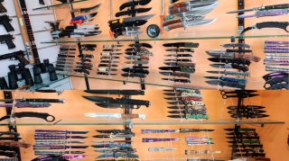 Pirallahıda kəsici-deşici alətlər satan mağaza sahibi saxlanıldı - VİDEO   