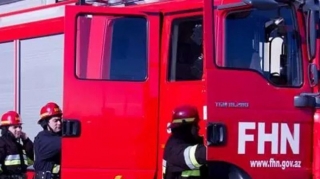 Ağdaşda ev əşyaları ilə birgə yanıb