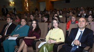 Əliyevalar film təqdimatına qatıldılar - FOTO