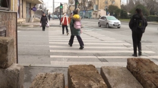 Bakıda restoran piyada keçidini zəbt etdi – ŞİKAYƏT - VİDEO 