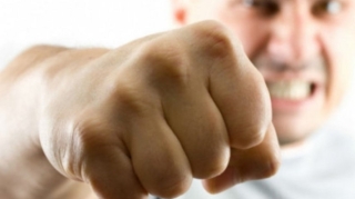 Goranboyda evə girən oğrular ər və arvadı döyüb 