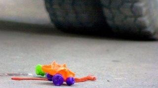 Bakıda yol qəzasında iki yaşlı körpənin ayağı sınıb