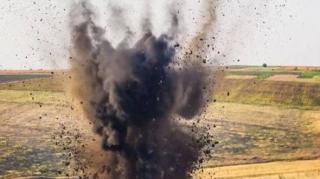 Ermənistanda hərbçilər minaya düşdü 