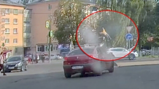 Dəhşətli yol qəzası;  “Hyundai”la vurulan qız havada metrlərlə uçdu – ANBAAN VİDEO (+21)  