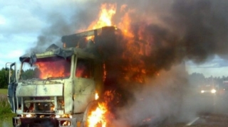Goranboyda pambıqla dolu yük avtomobili yanıb 