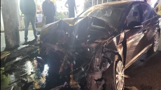 Bakıda üç avtomobil qəzaya uğrayıb, xəsarət alan var   - FOTO