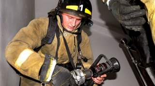 Zaqatalada birmərtəbəli evdə yanğın olub