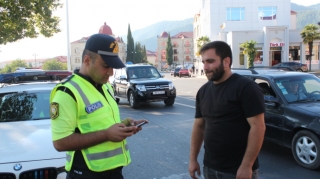 Zaqatalada piyada keçidlərindən istifadə etməyən şəxslər cərimələnib  - FOTO