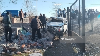 Oğuzda avtomobil aşdı, xəsarət alan var  - FOTO