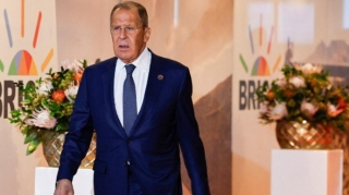 Lavrov Braziliyada avtomobil nişanı ilə təəccübləndirdi - FOTO 
