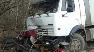 Goranboyda “Kamaz” "06" ilə toqquşdu; 2 ölü 