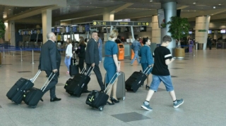 Rusiya təhlükəsizliyə görə hava limanını bağladı 