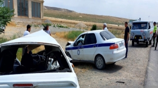 Hacıqabulda təlim maşını qəzaya uğrayıb, ölən var - FOTO 