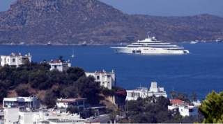 Altı nəhəng yaxta Türkiyə sahillərində lövbər saldı - Rusiyalı milyarderlər Bodrumu seçdi 