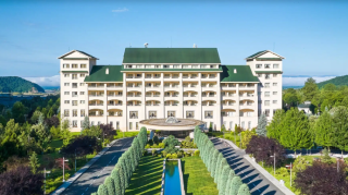 Bölgələrdə ailə büdcəsini yandıran HOTELLƏR: Qiymətlər niyə ŞİŞİRDİLİR?  