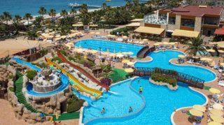 Bu yolla hotellərdə pulsuz dincəldilər