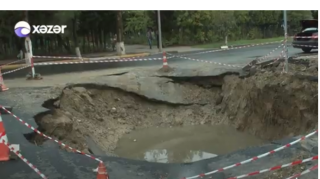 Sumqayıtda yeni təmir olunmuş yol çöküb - VİDEO 