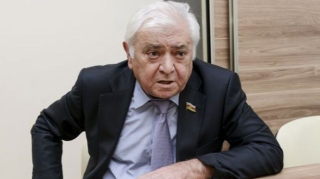 Deputatdan nazirə sərt sözlər: İşə helikopterlə gələk?! 