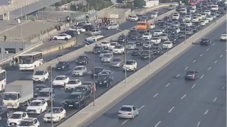 На каких улицах Баку 1 сентября наблюдаются транспортные заторы? 