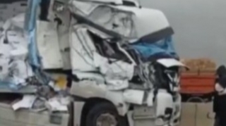 Hacıqabulda TIR aşdı  - Ərzaqlar yola töküldü - VİDEO 