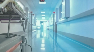 Usta "KamAZ"ın yük yerinin altında qalıb - Gəncədə 