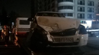 Bakıda iki avtomobil toqquşub, xəsarət alanlar var  - FOTO - VİDEO